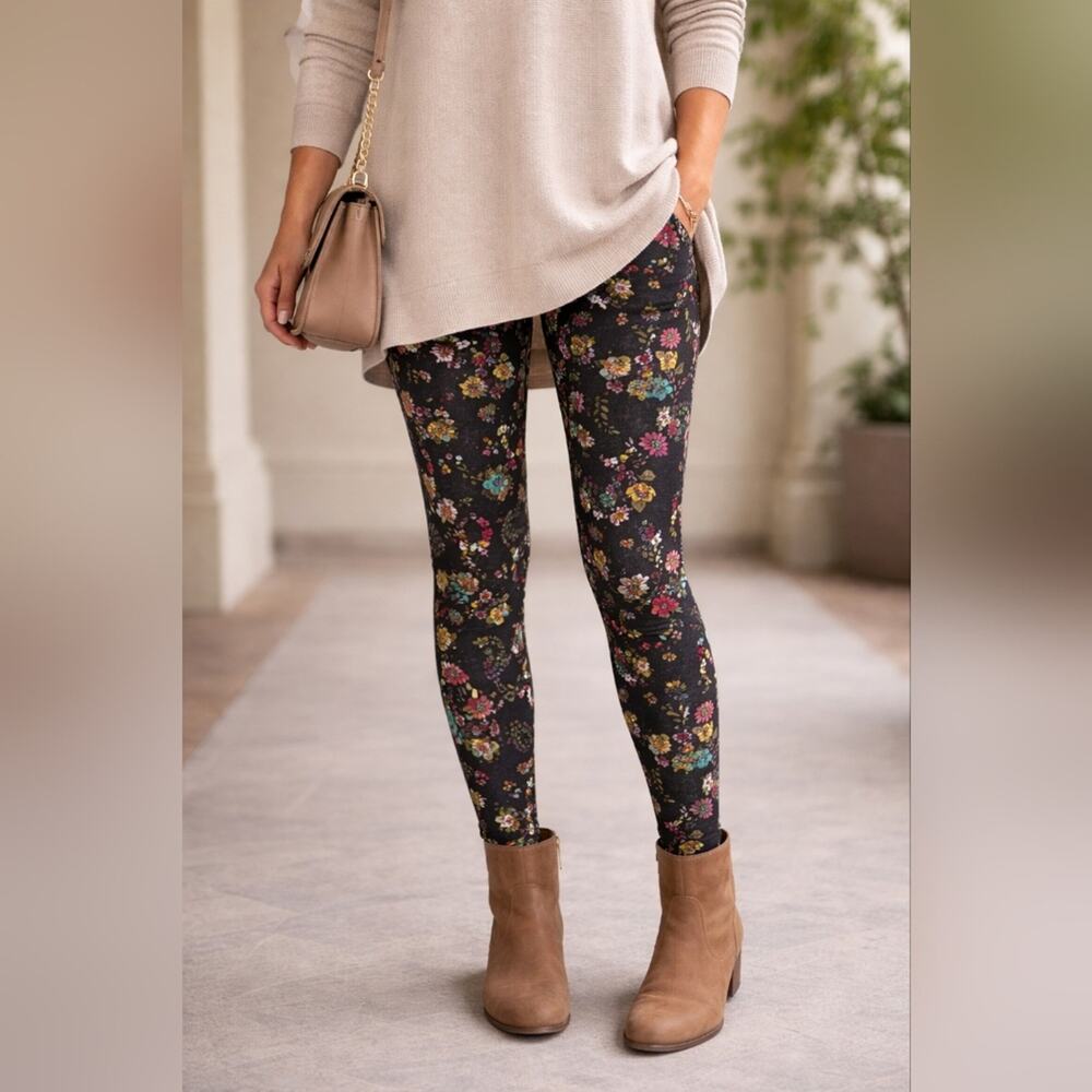 Agnes & Dora Black Floral Soft Leggings Sz S/M #72